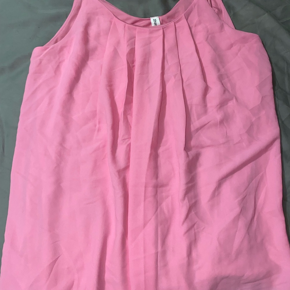 Flowy tank